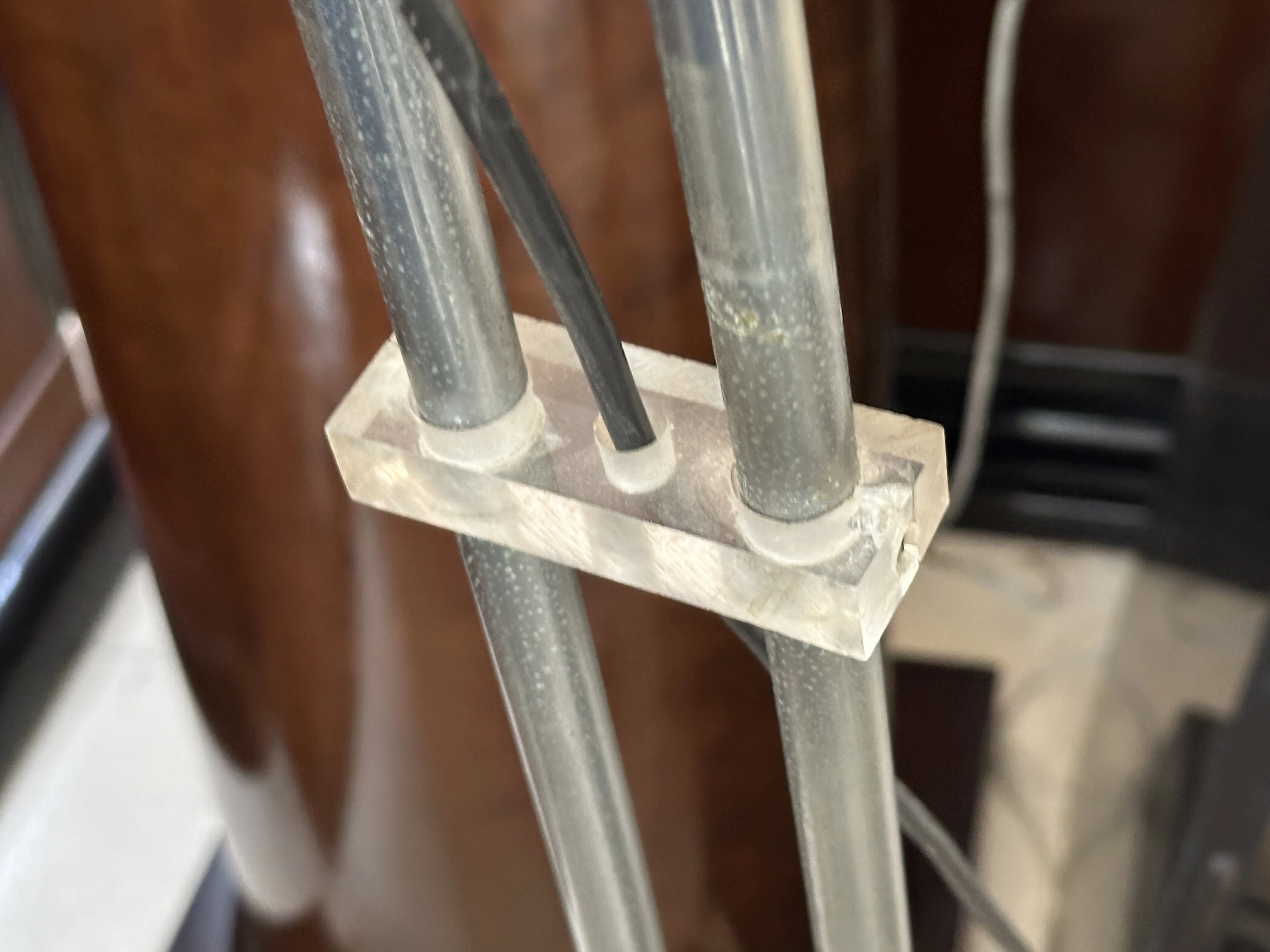 Detailed view of an antique floor lamp with style in a classic atmosphere.