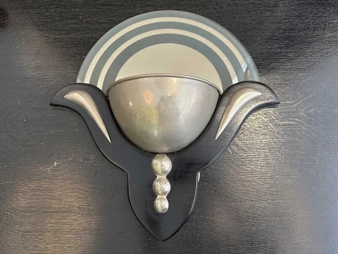 coppia di applique antiche art deco con un design elegante e dettagli unici