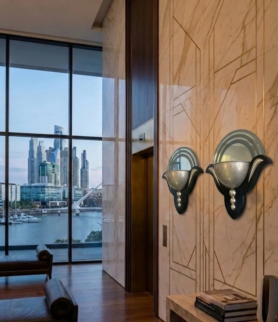 pareja de apliques antiguos con diseño elegante en habitación moderna