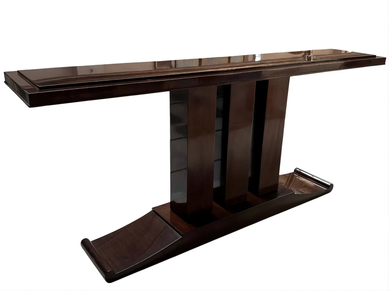 table console ancienne élégante avec détails modernes