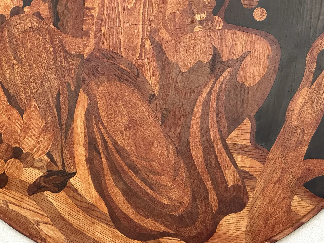 dettagli di antiquariato in intarsio con modelli decorativi