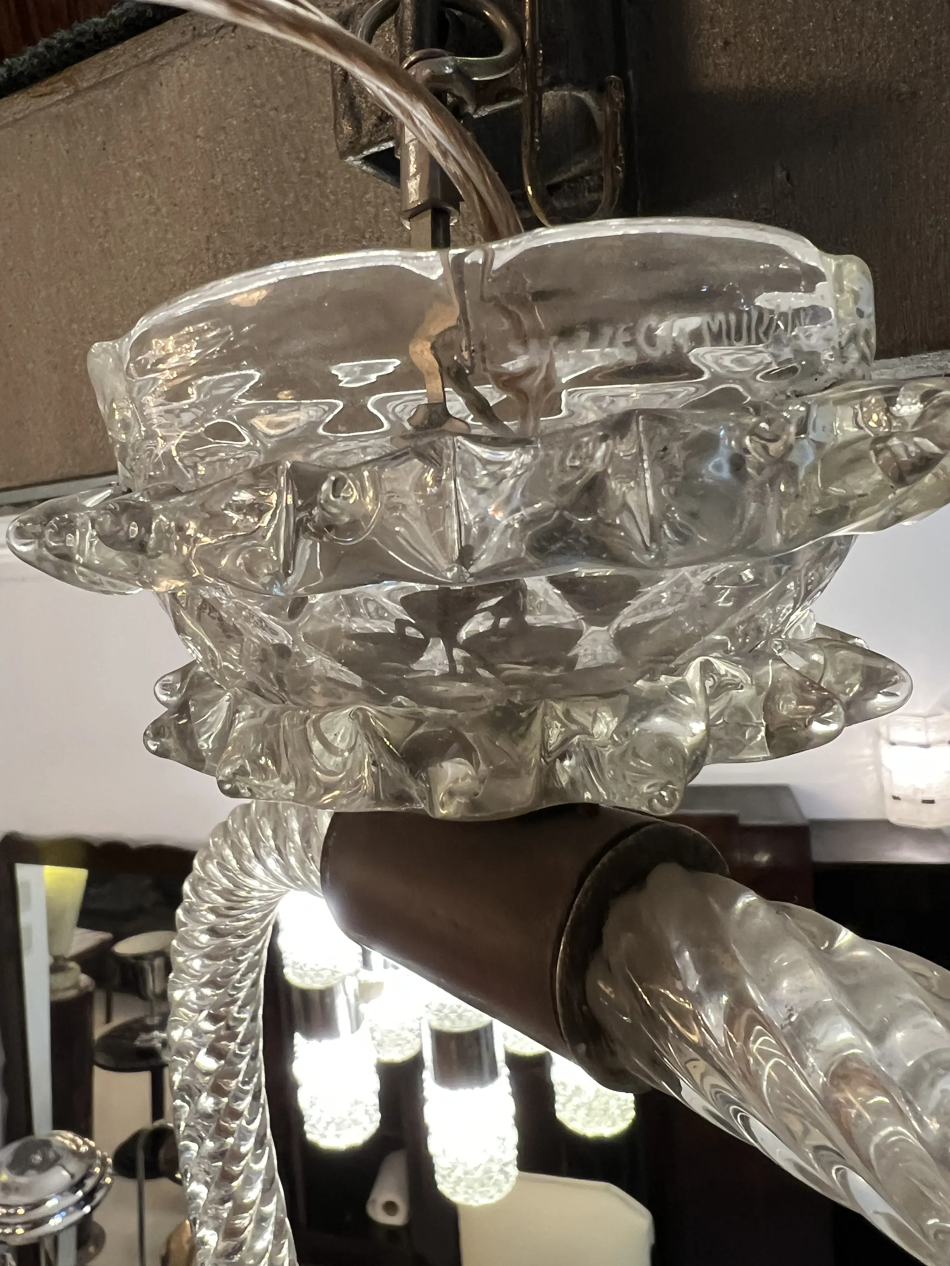 Lámpara de techo antigua de cristal con detalles mazzega murano, ambiente acogedor