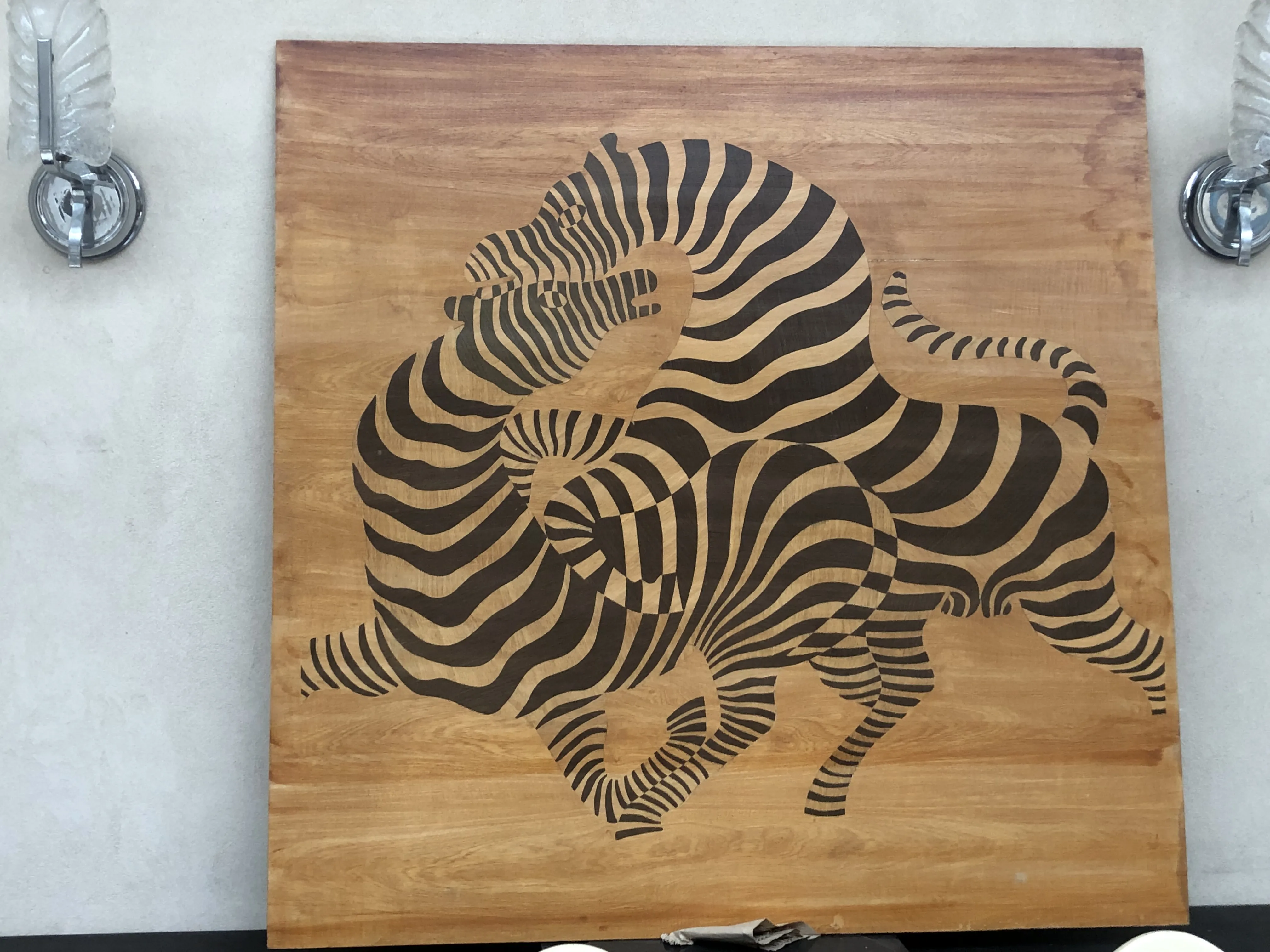 ancienne marqueterie d'animaux aux couleurs contrastées
