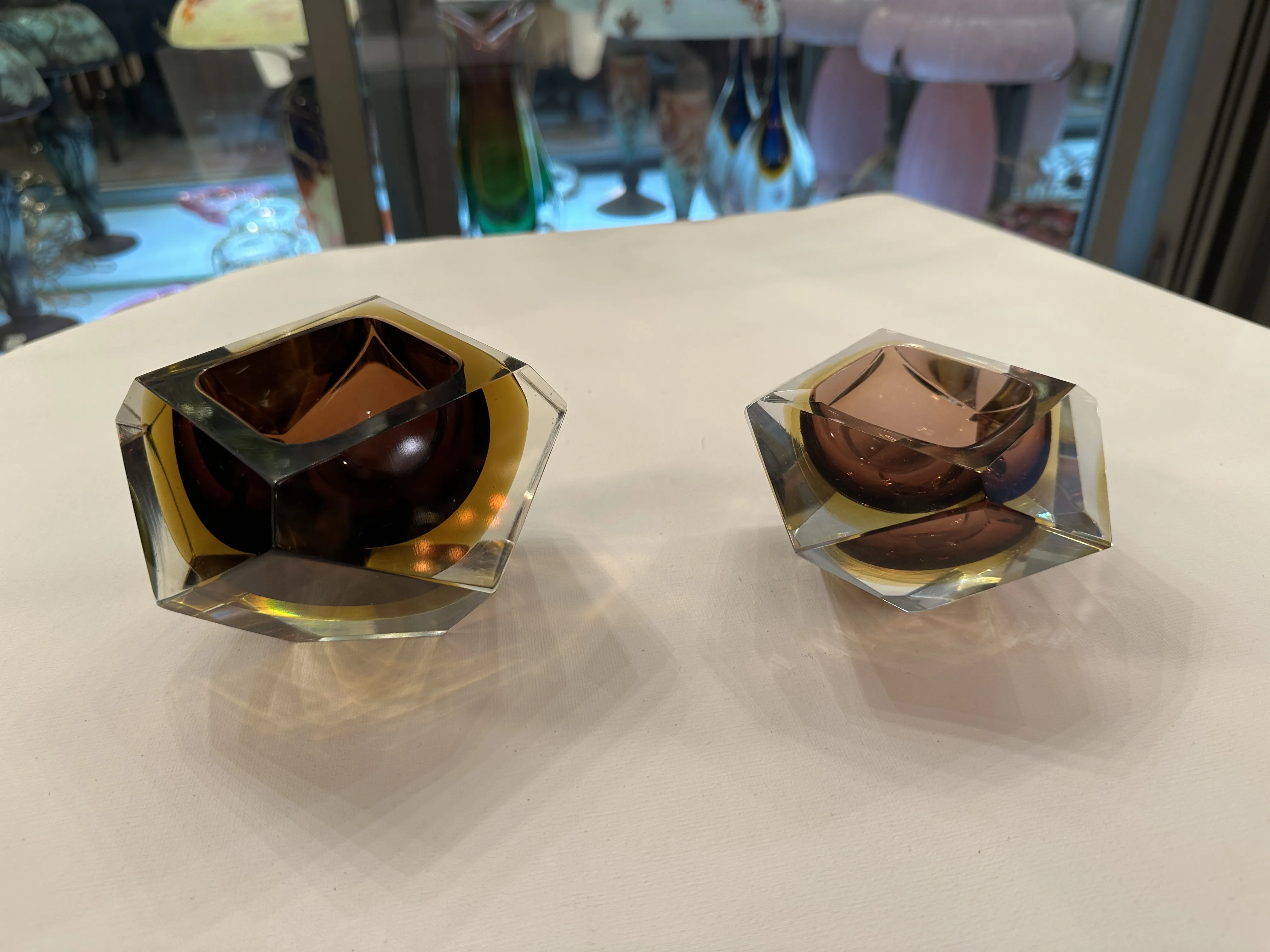 茶色と黄色のムラーノガラスの2つのピース