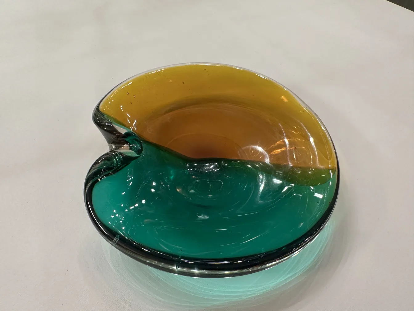 beau plat ancien en cristal de murano en vert et ambre