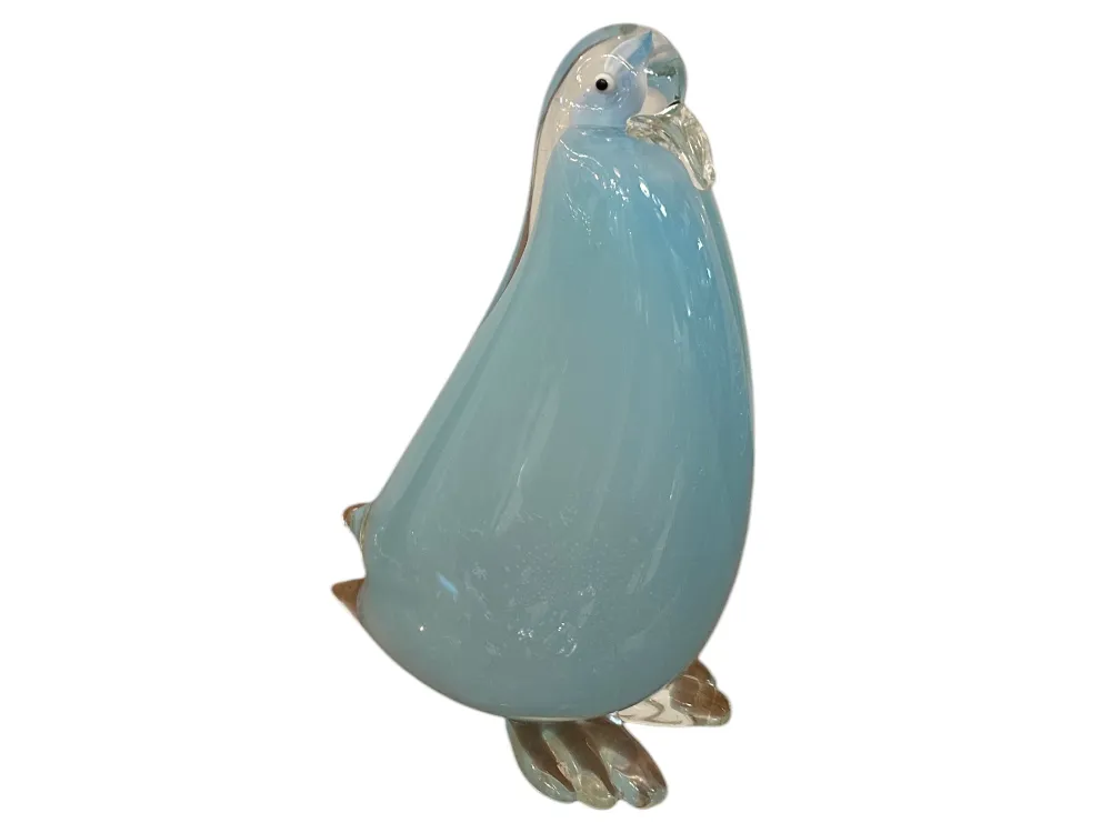 Scultura di Murano che rappresenta un animale con colori tenui e forma stilizzata.