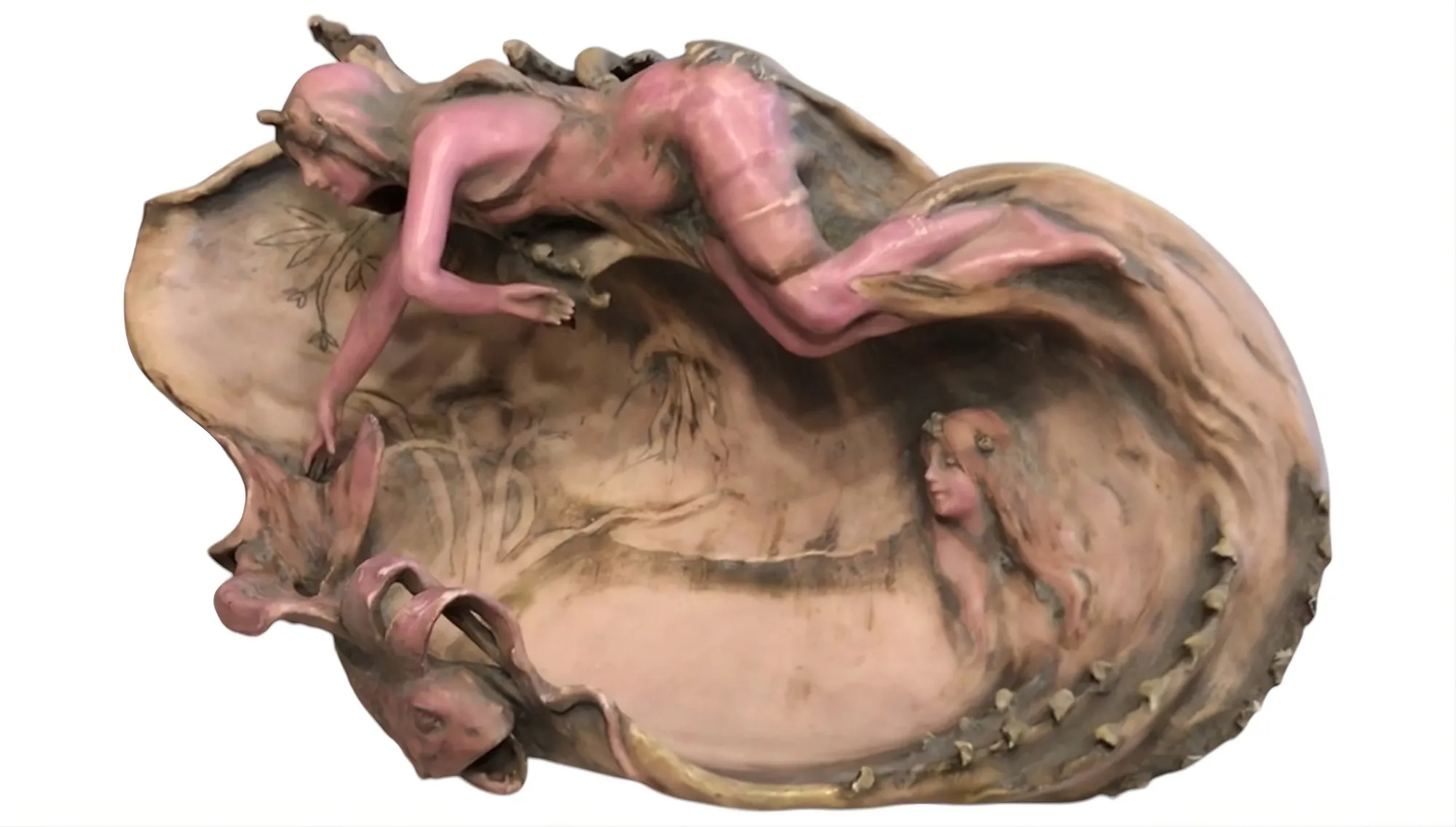 figurine de femme sur une coquille en porcelaine ancienne