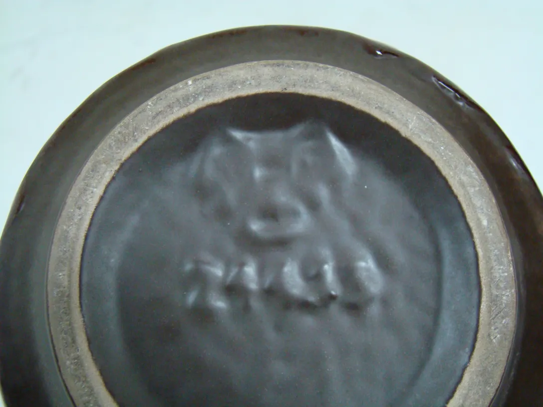 Antique ceramic with decorative details from Carstens Tönnieshof.