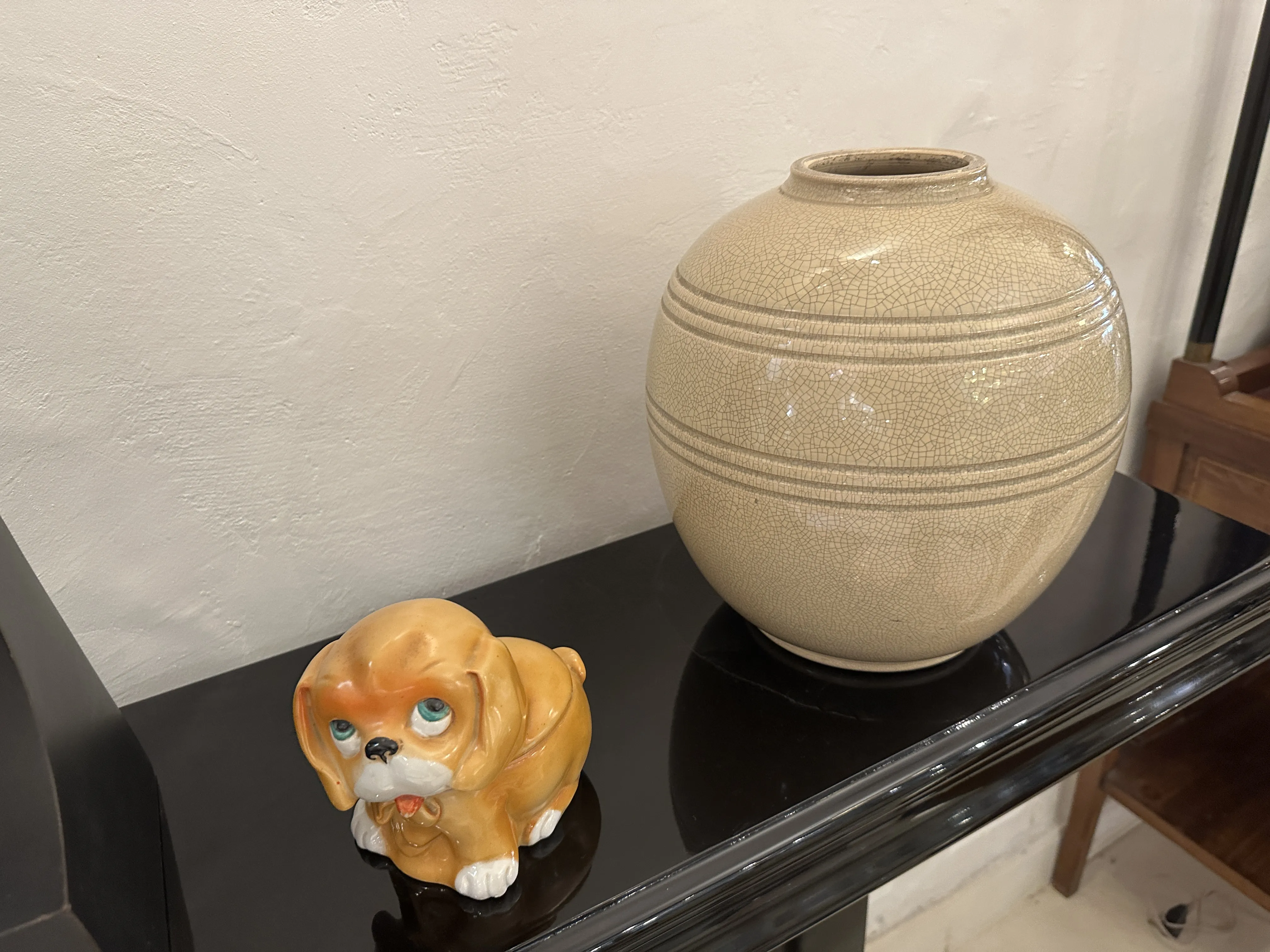 Ceramica antica con colore morbido e texture distintiva