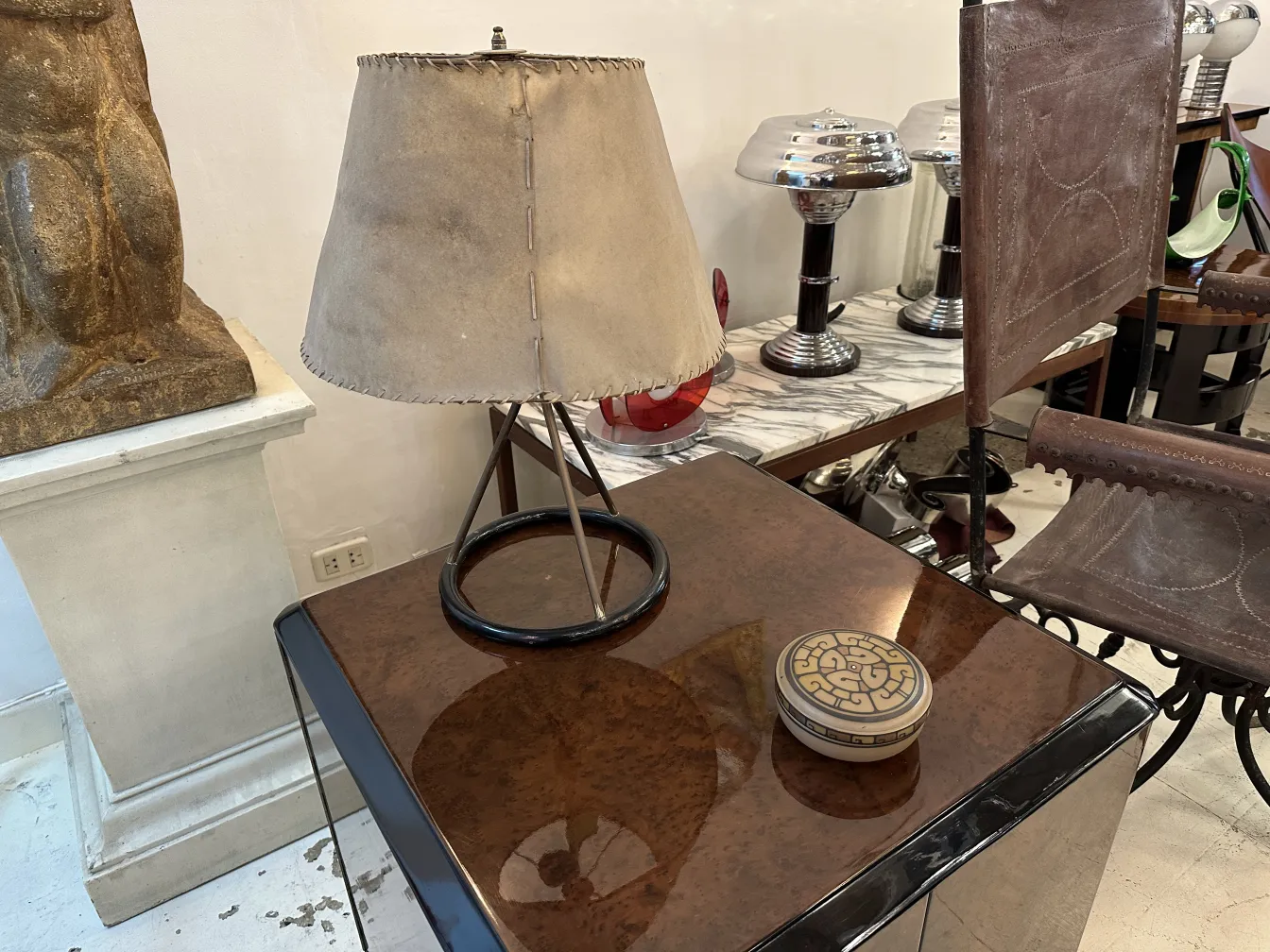 Ancienne céramique décorative avec motif complexe