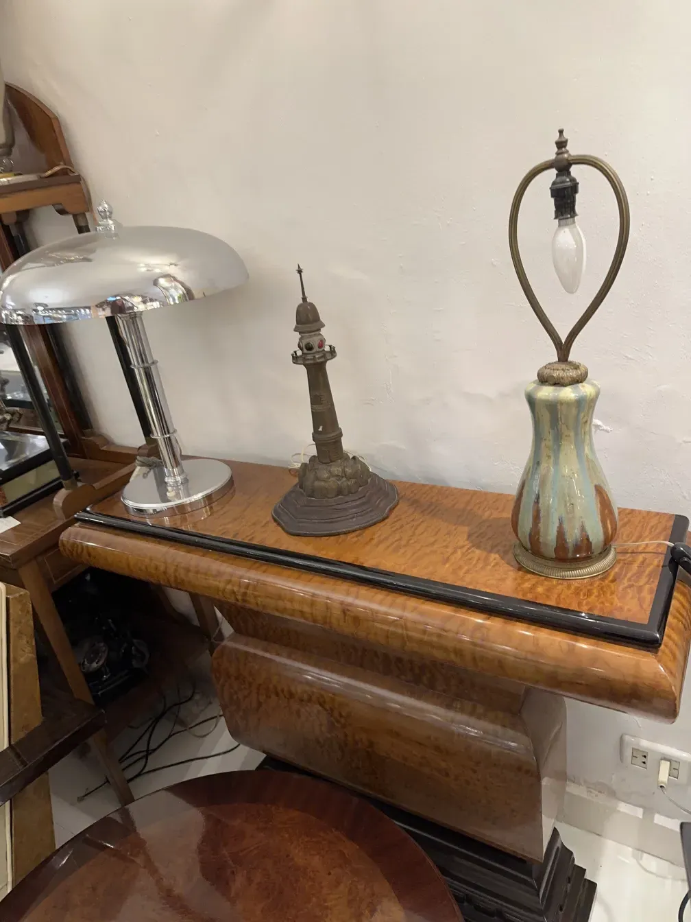 lampe de bureau ancienne d'Elchinger Fils dans un cadre accueillant