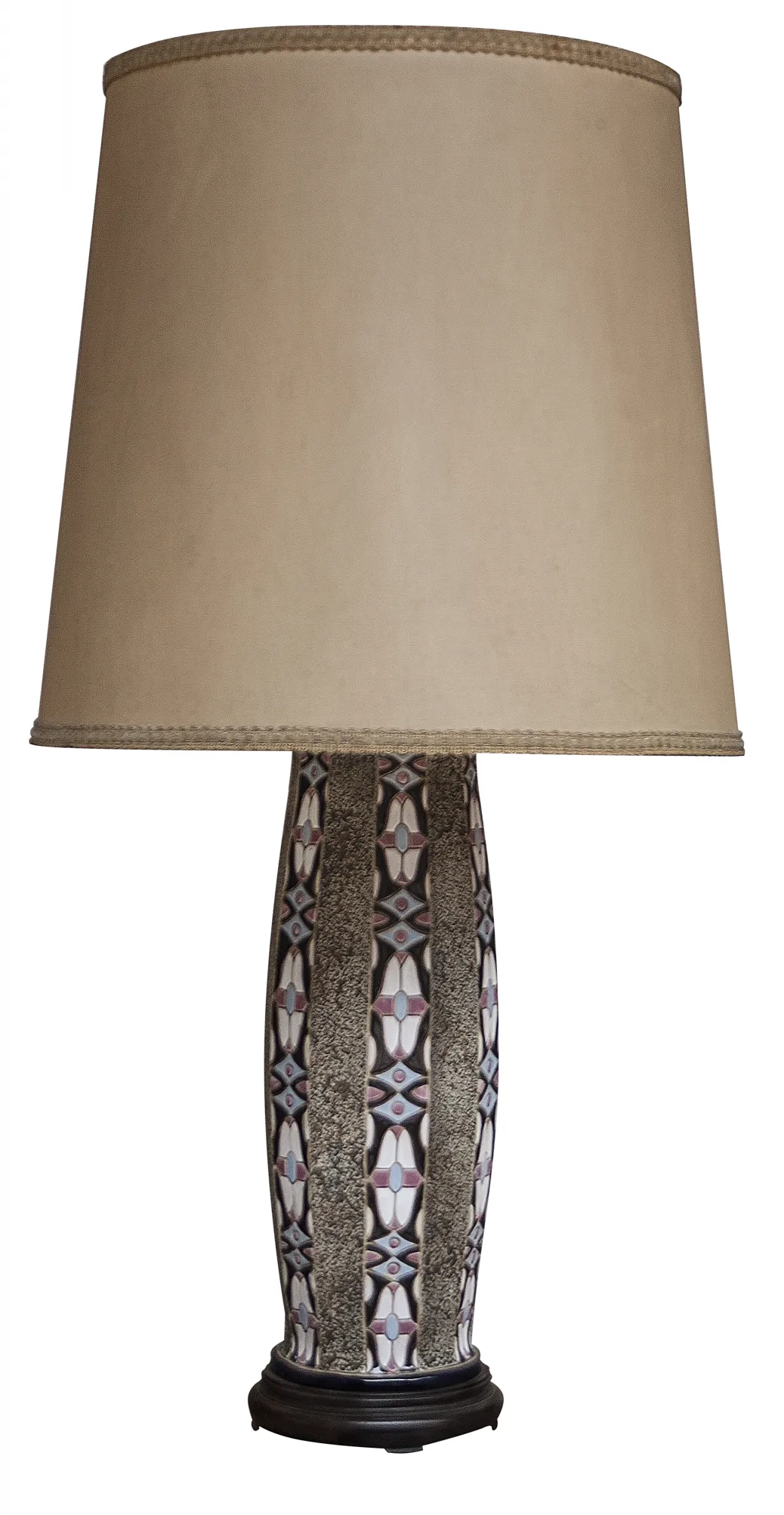 antica lampada da tavolo decorativa con base rigata e paralume