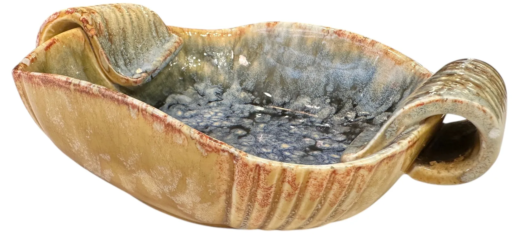 Ceramica decorativa antica con belle maniglie e colori