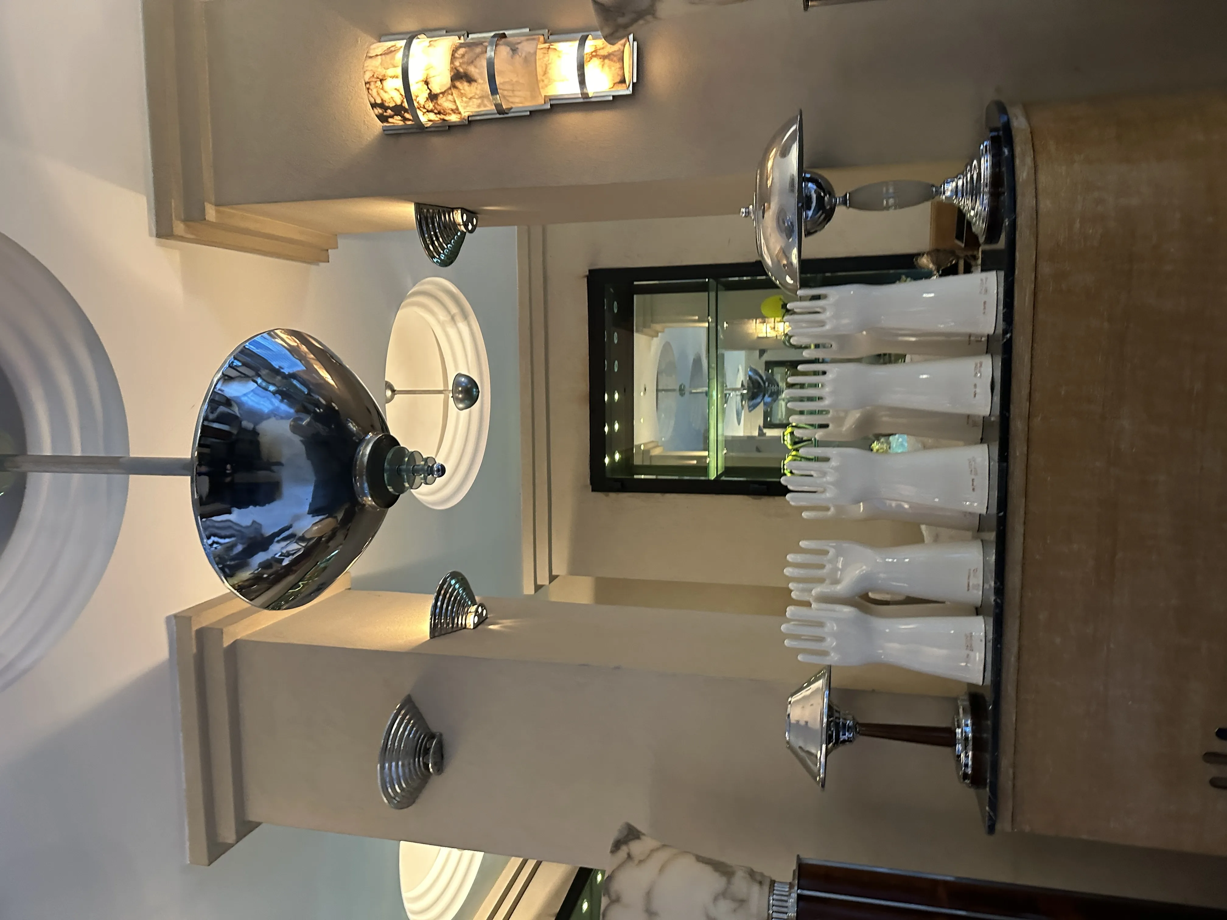 lampada da tavolo antica con design elegante e accattivante