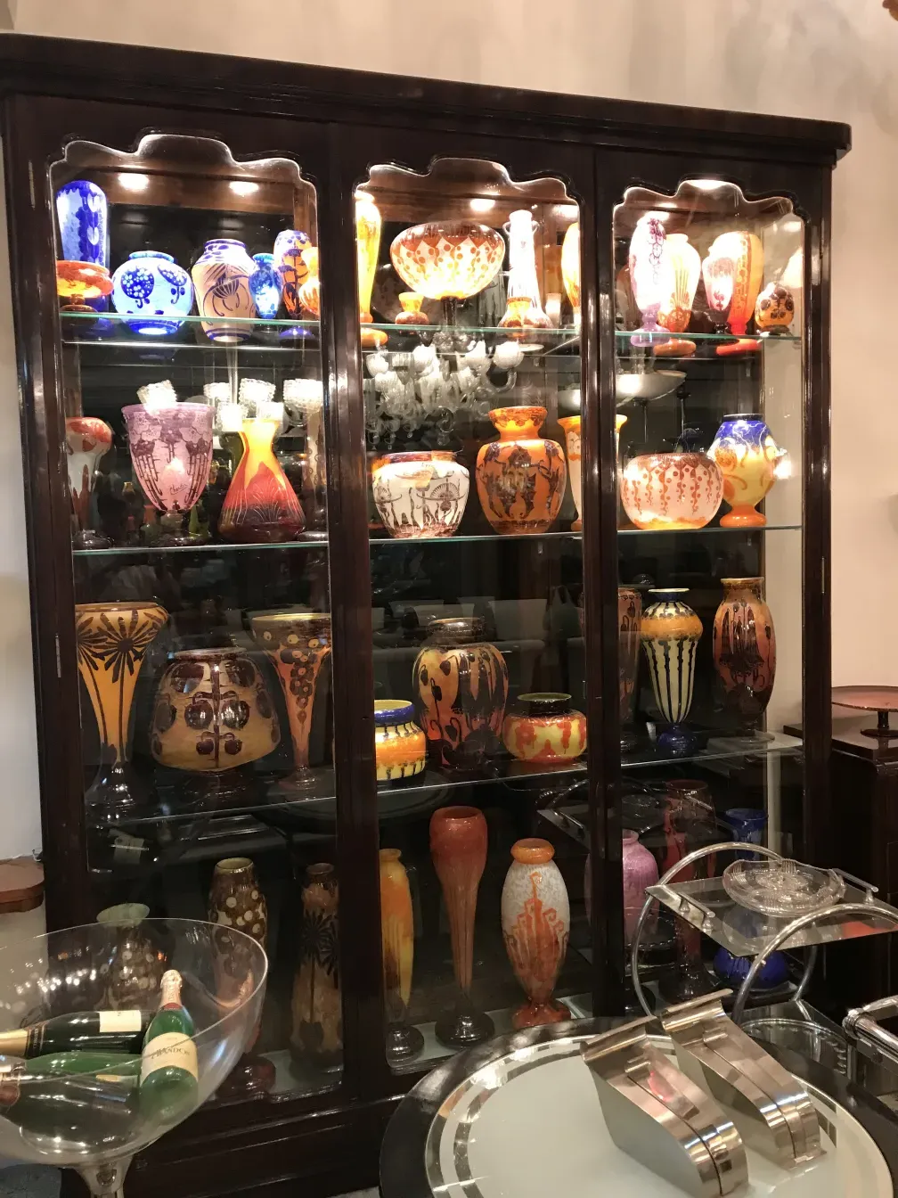 서명된 유리잔Le Verre, 색상이 풍부한 골동품 장식