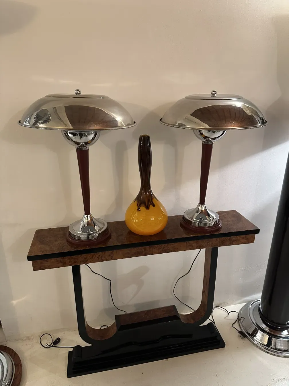 altes signiertes Glas dégé mit warmen Farbdesigns