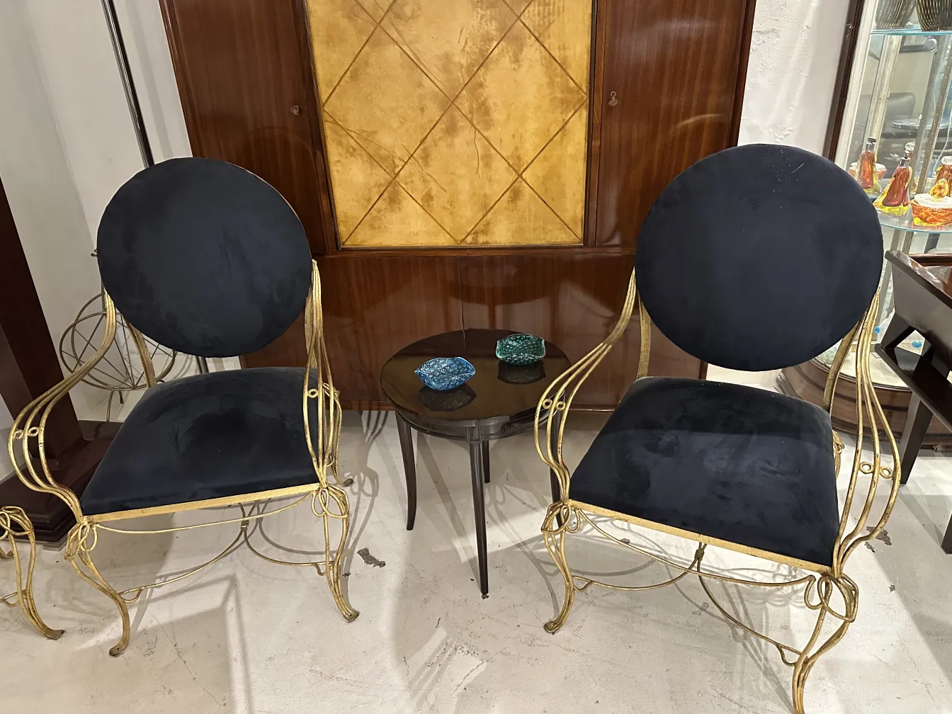 antico vetro di Murano blu con dettagli argentati, elegante e decorativo