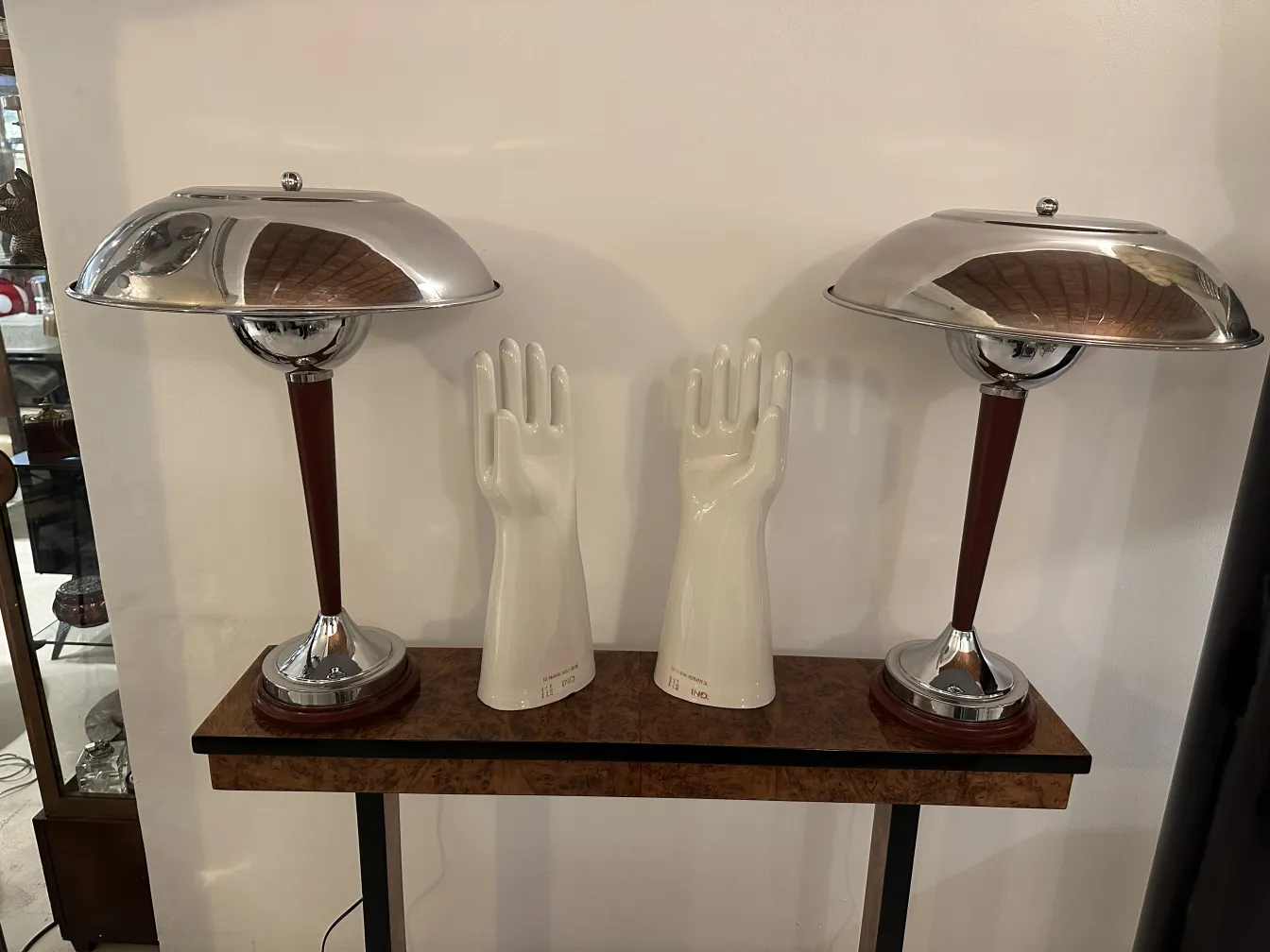 Керамические руки 11 1/2 антикварные на нейтральном фоне