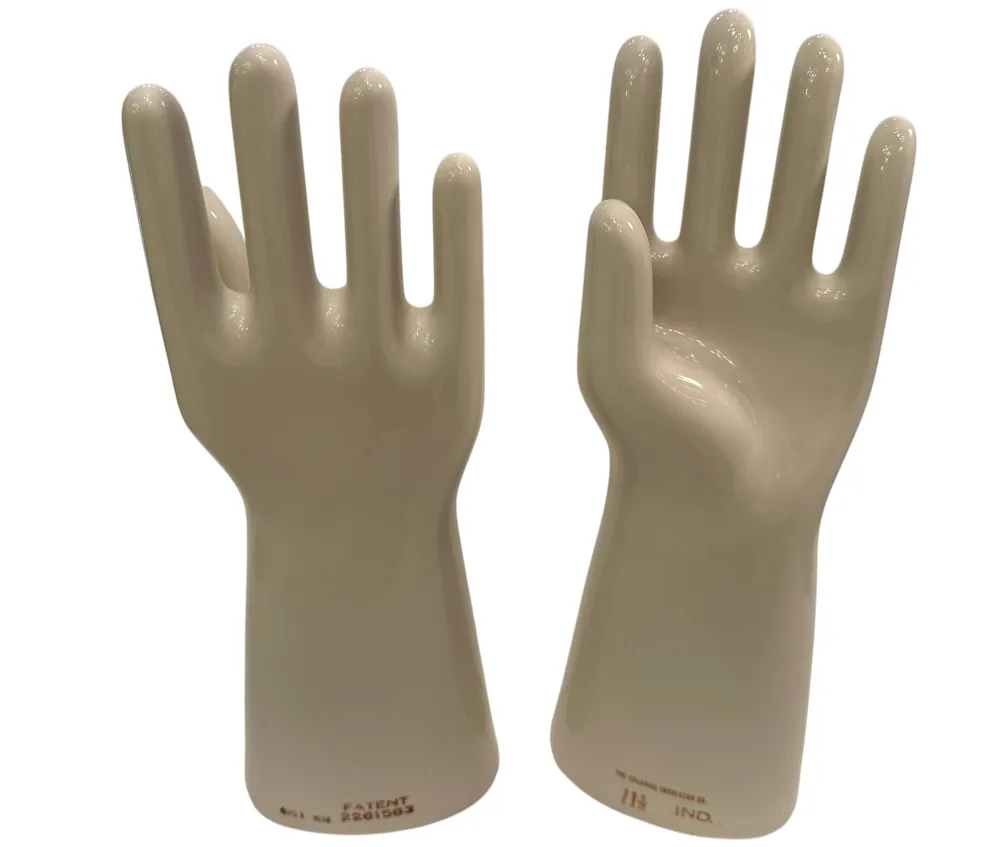 mani in ceramica in posa naturale, dettagli fini, antichità
