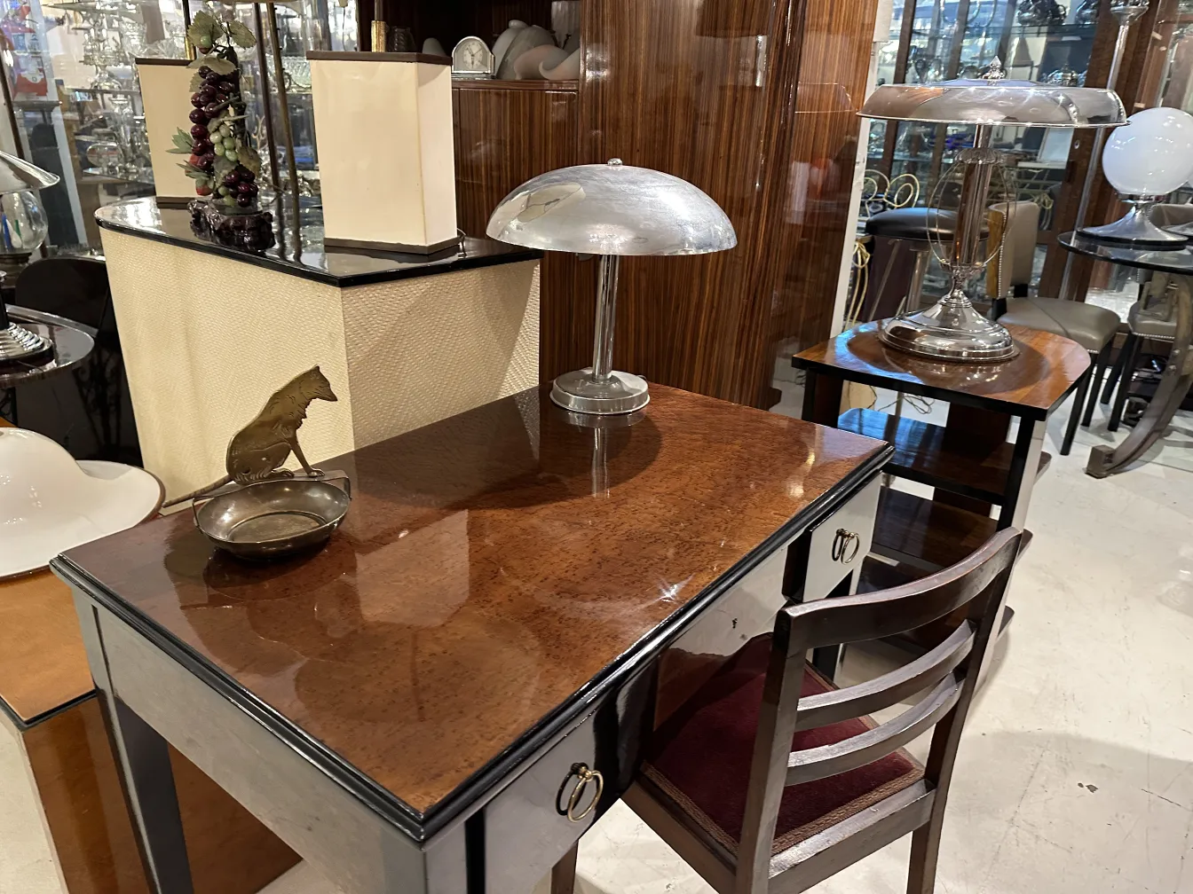 Cortador de habanos antiguo con base redonda y detalle en forma de gato
