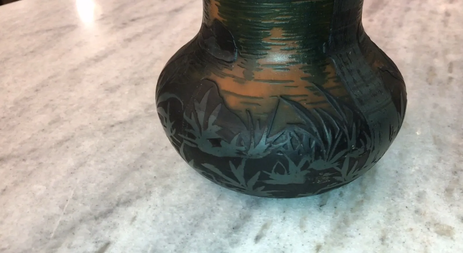 Vaso antigo assinado daum nancy com cenários naturais