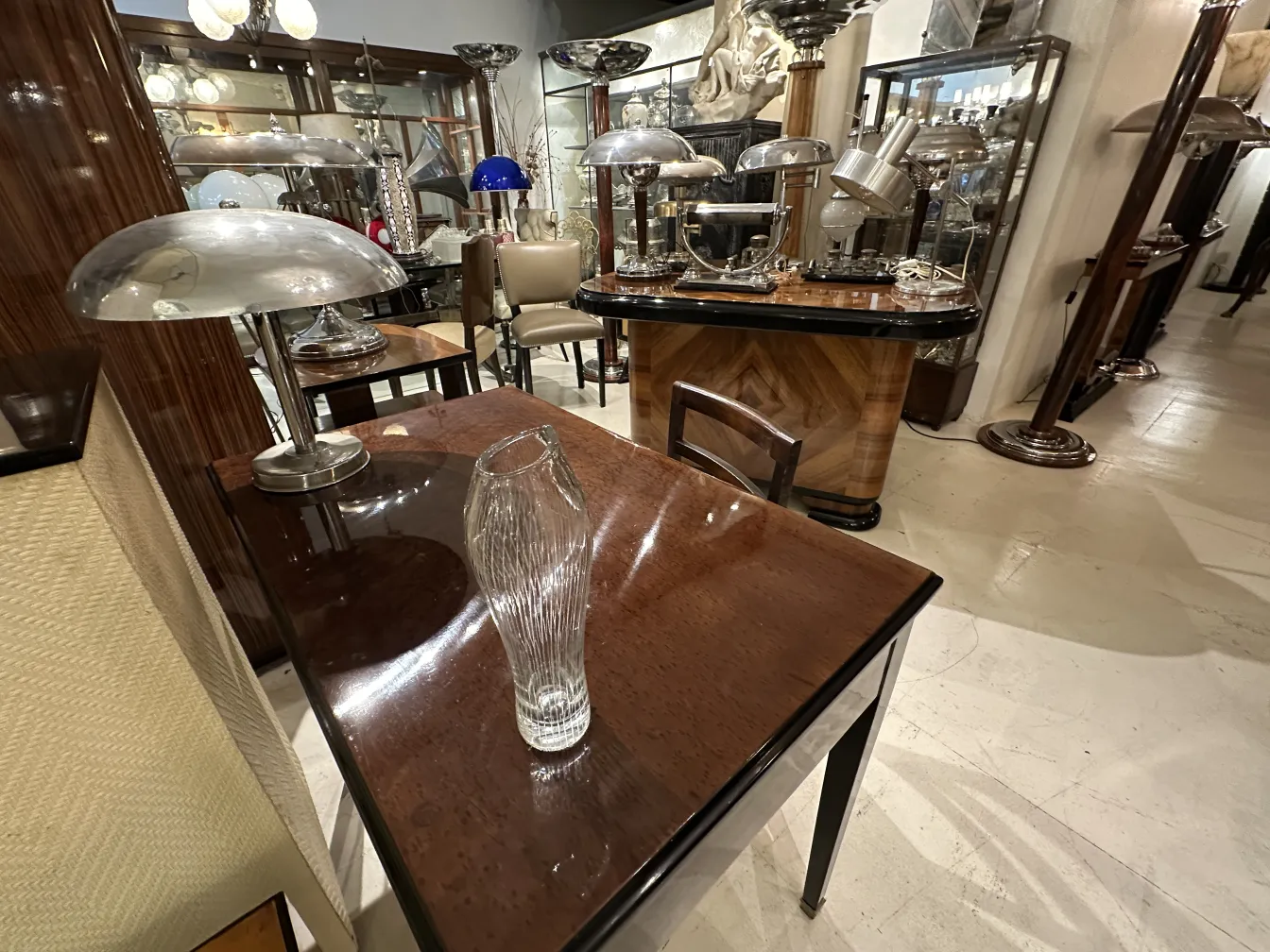elegante vidro antigo assinado por tapio wirkkala em forma estilizada