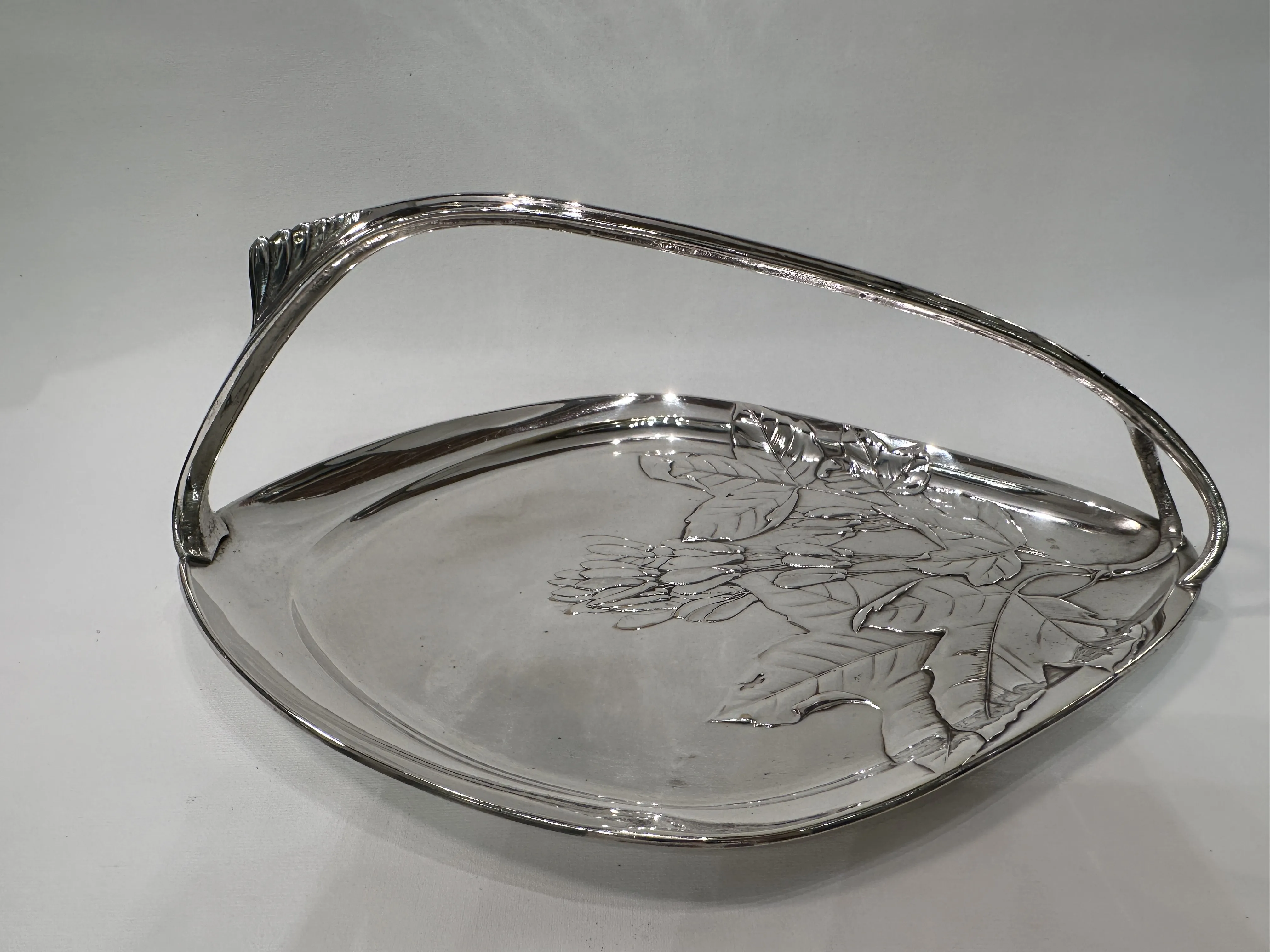 vassoio per carte antiche WMF con design floreale