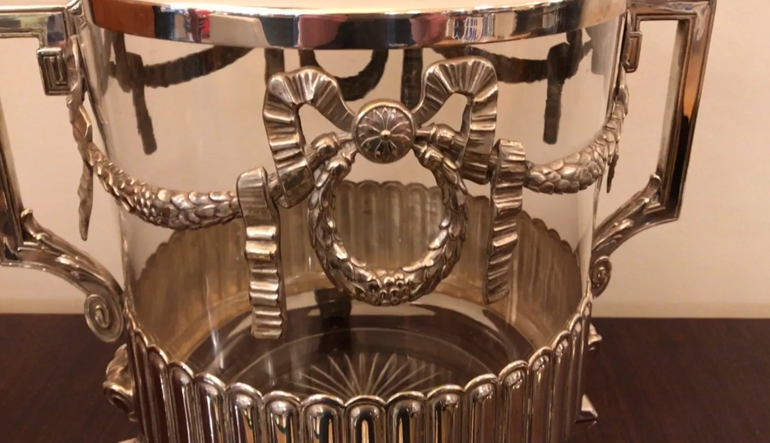 antike WMF Bowle mit dekorativ geformtem Deckel
