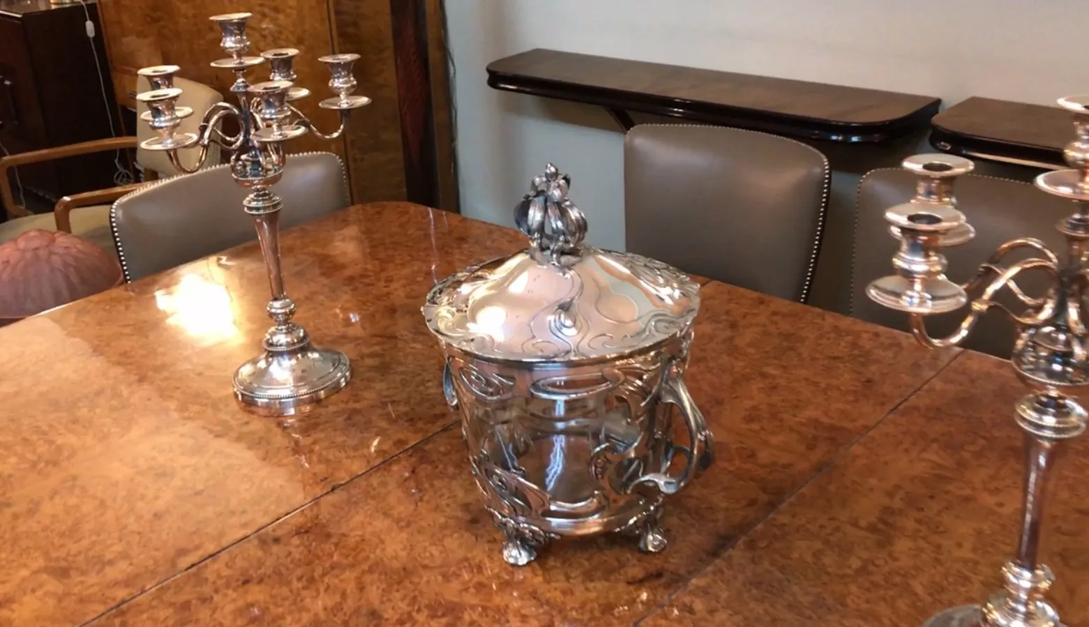 antike wmF bowle mit glänzendem metallischem deckel