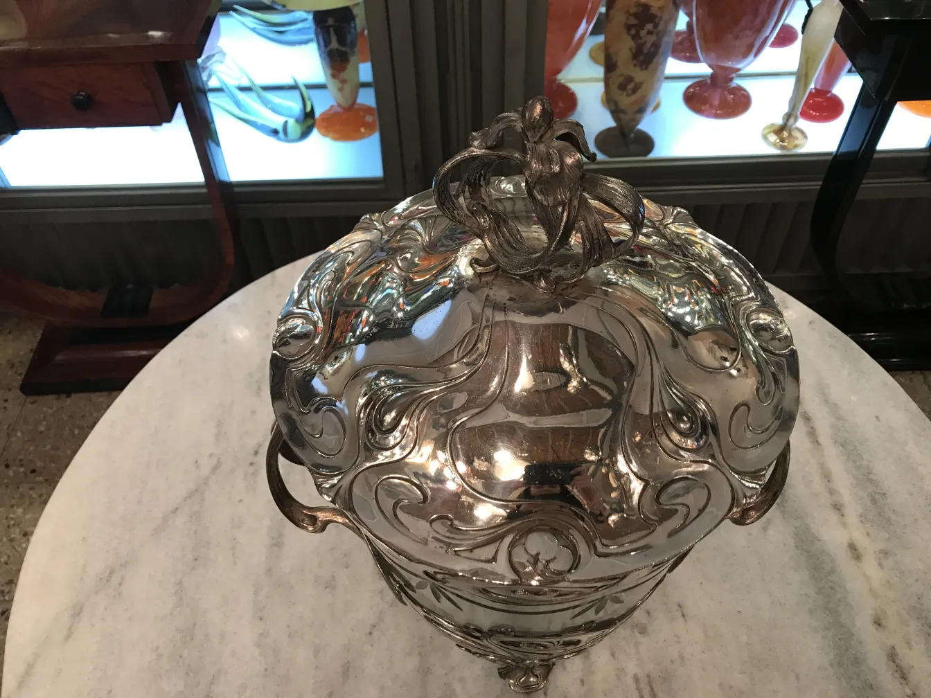 antike wmF bowle mit glänzendem metallischem deckel