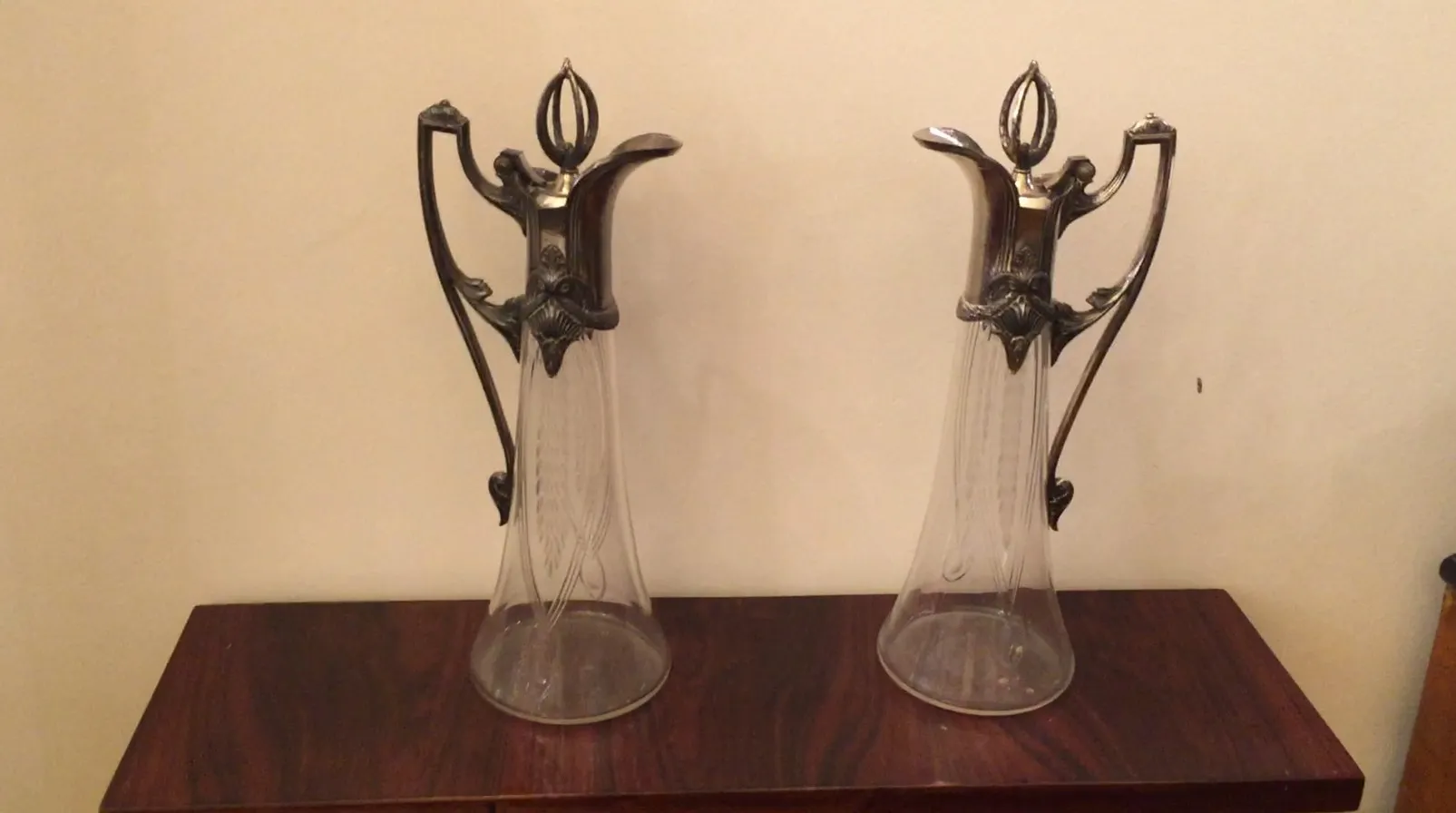 2 brocche WMF antiche con dettagli eleganti