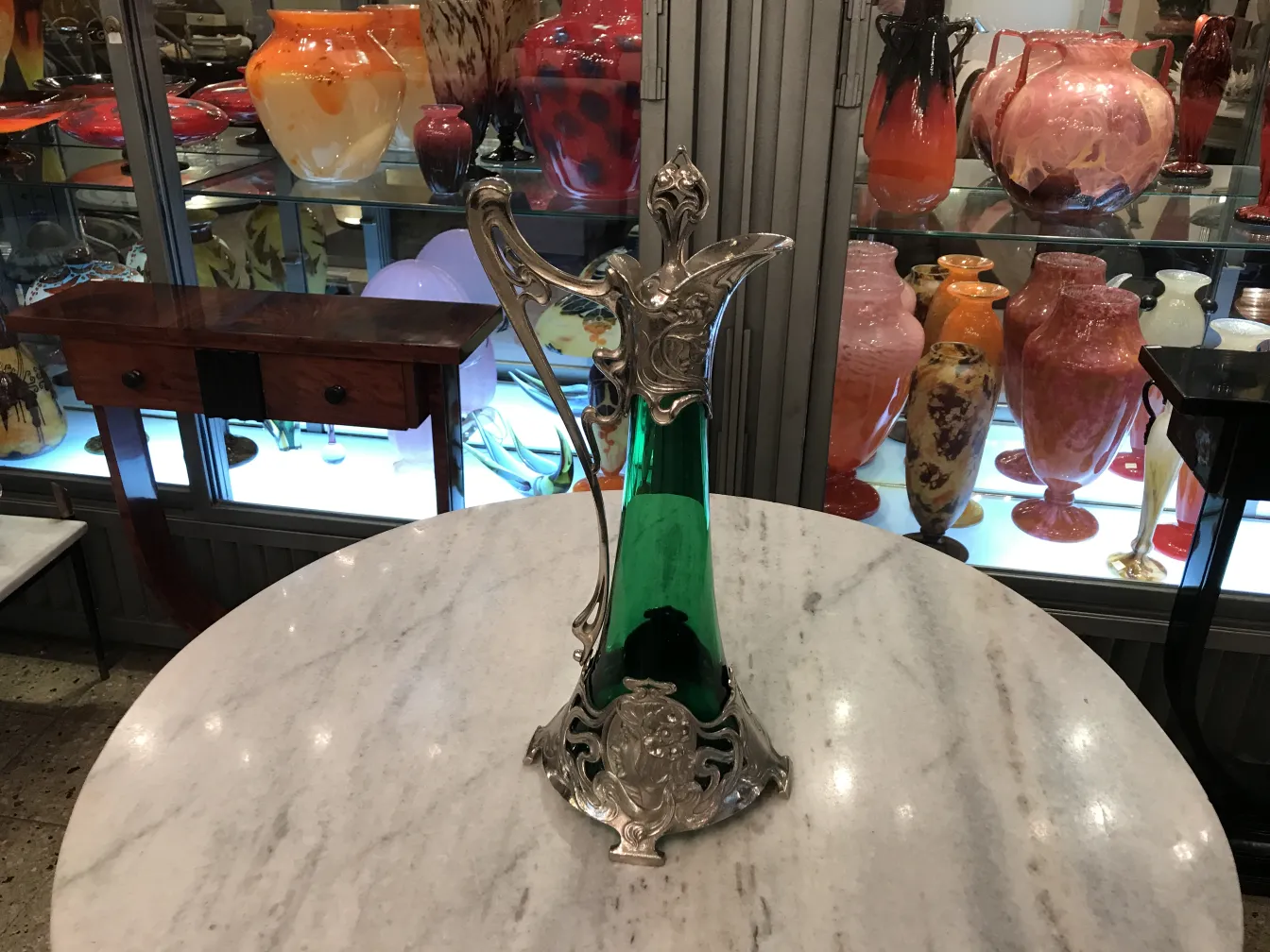 2 jarras antigas wmf com detalhe ornamental e vidro verde