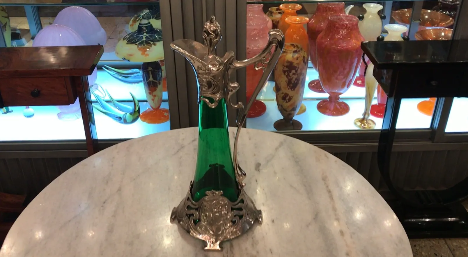 2 jarras wmf antiguas con detalle ornamental y cristal verde