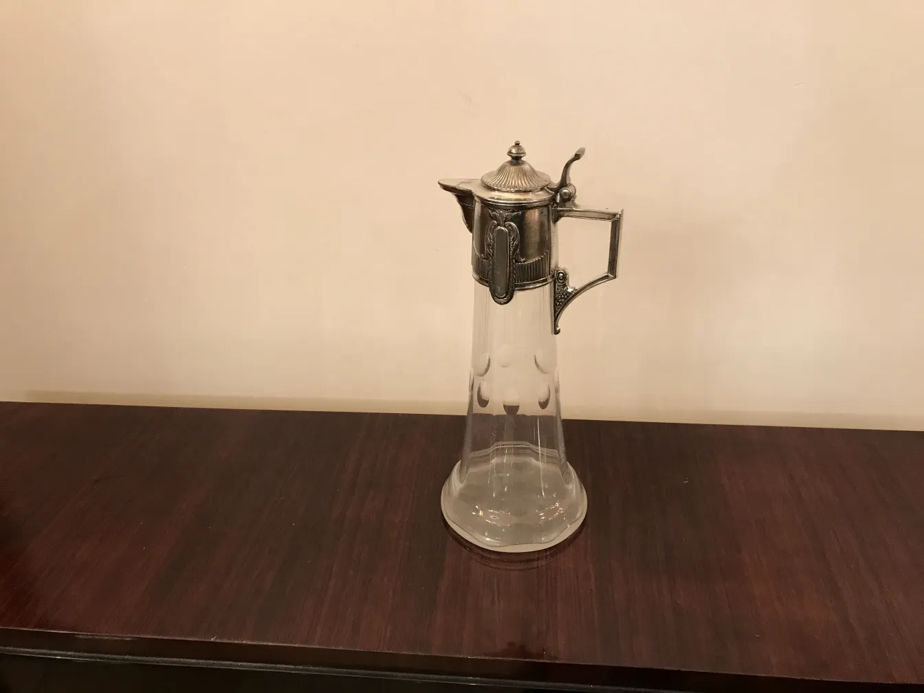 古いWMF水差し、ガラスと金属のエレガントなデザイン、デコレーションに最適。