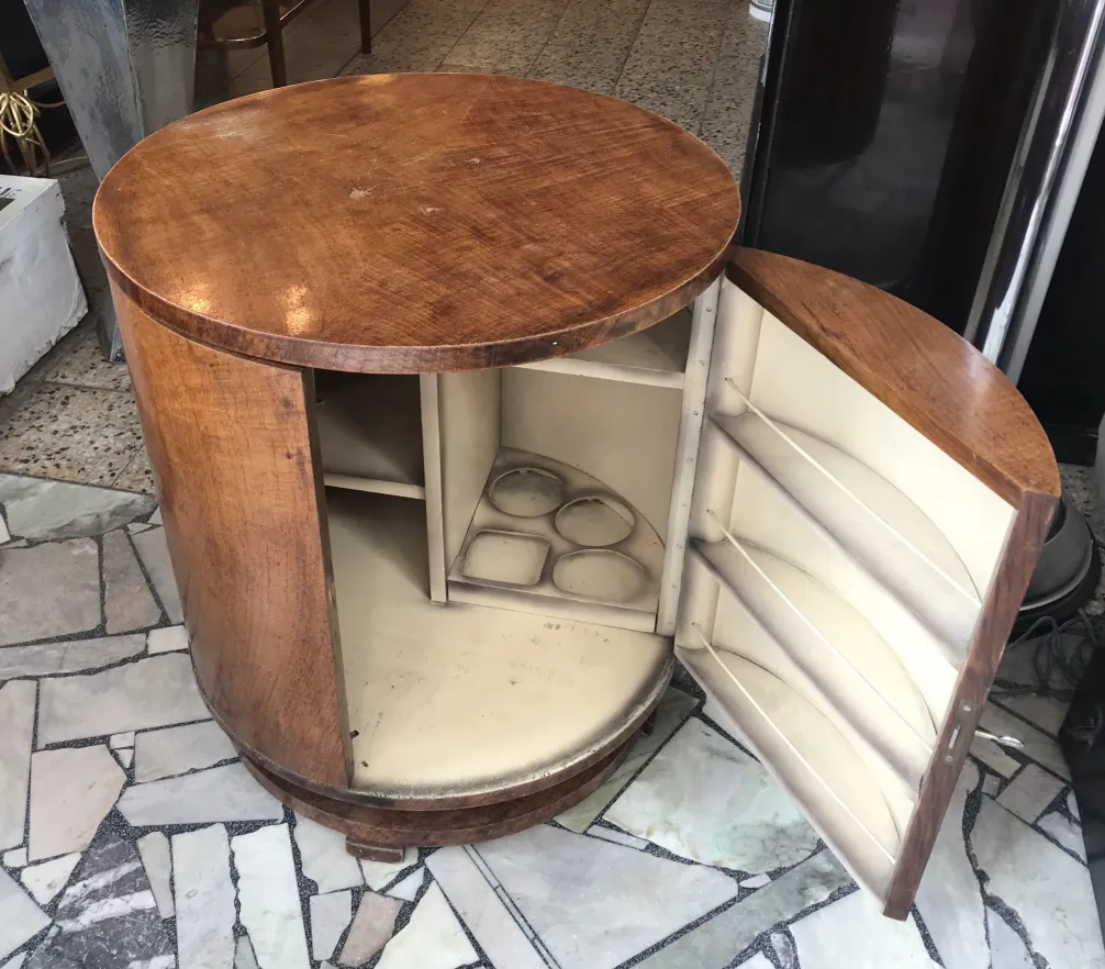 Meuble à cocktail ancien en bois avec étagère intérieure