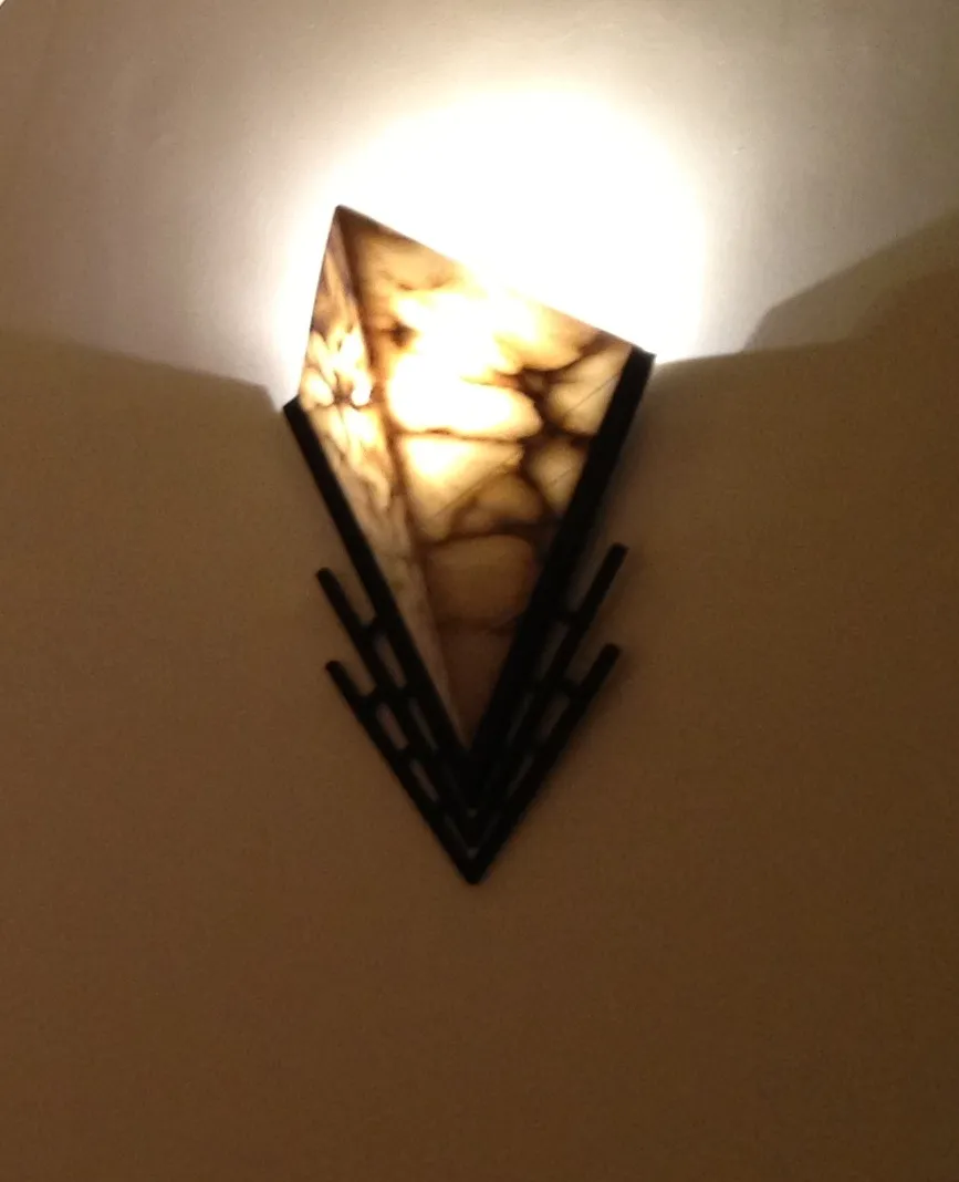 Antica coppia di applique con design luminoso unico