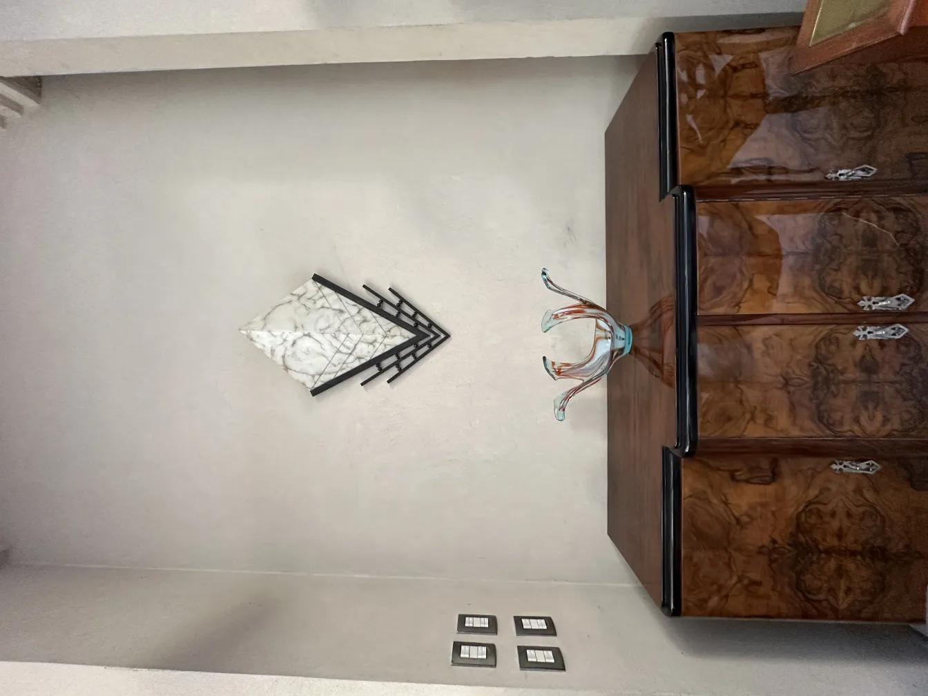 Antigo par de luminárias de parede, estilo decorativo