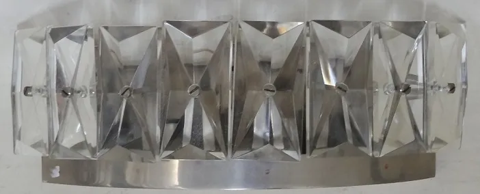 coppia di applique antiche con design geometrico chiaro