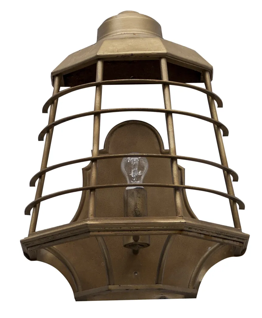 Paire d'appliques anciennes avec un design élégant et lumière