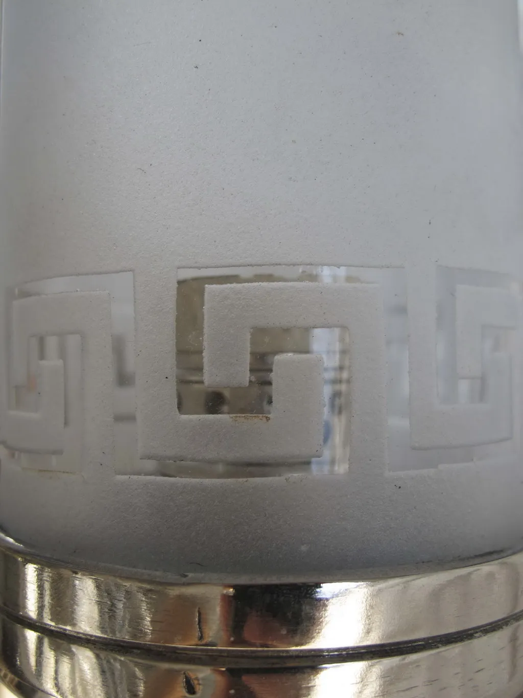 مصابيح الجدار القديمة بتصميم يوناني، أنيقة وعملية.