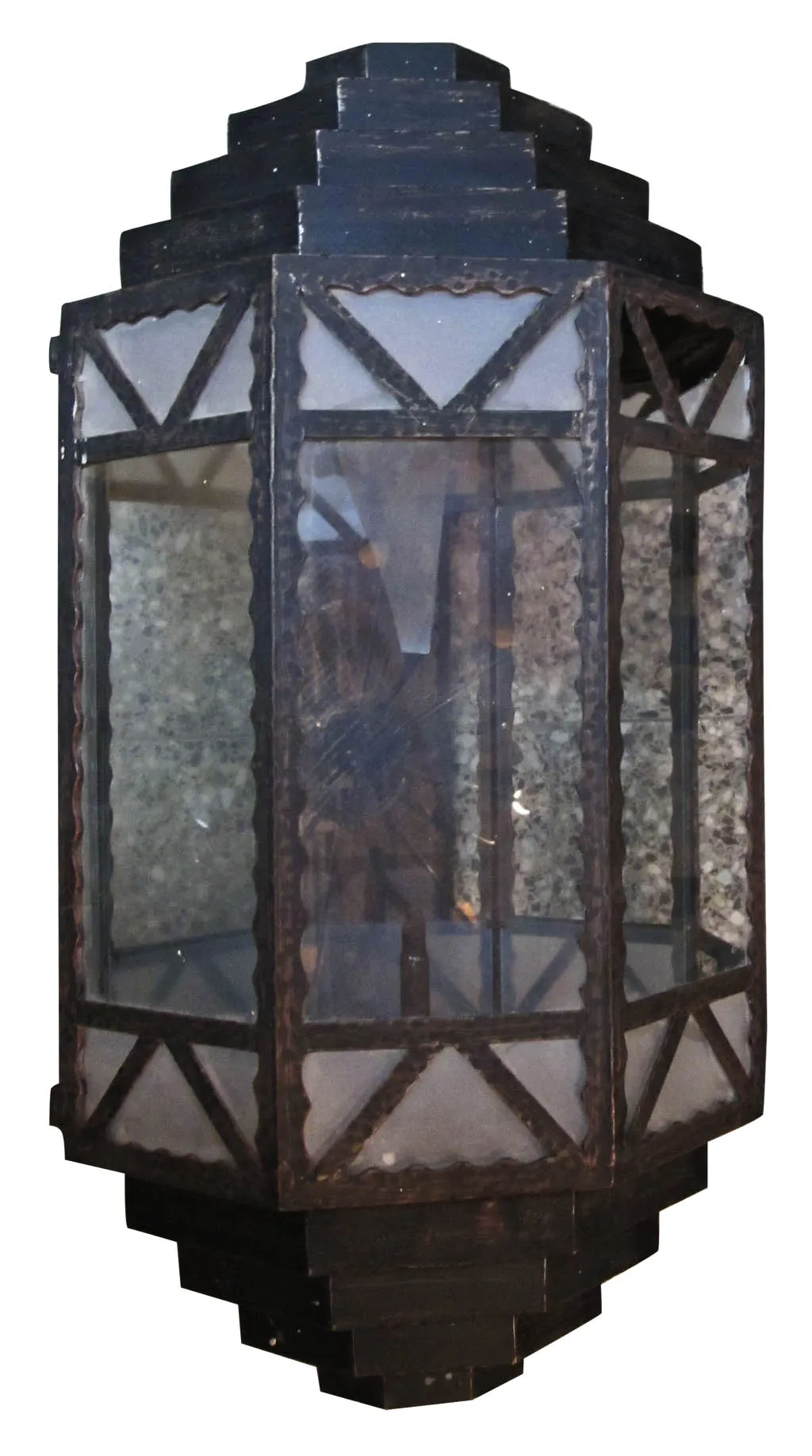 Coppia di applique antiche in vetro e metallo, decorative e funzionali.