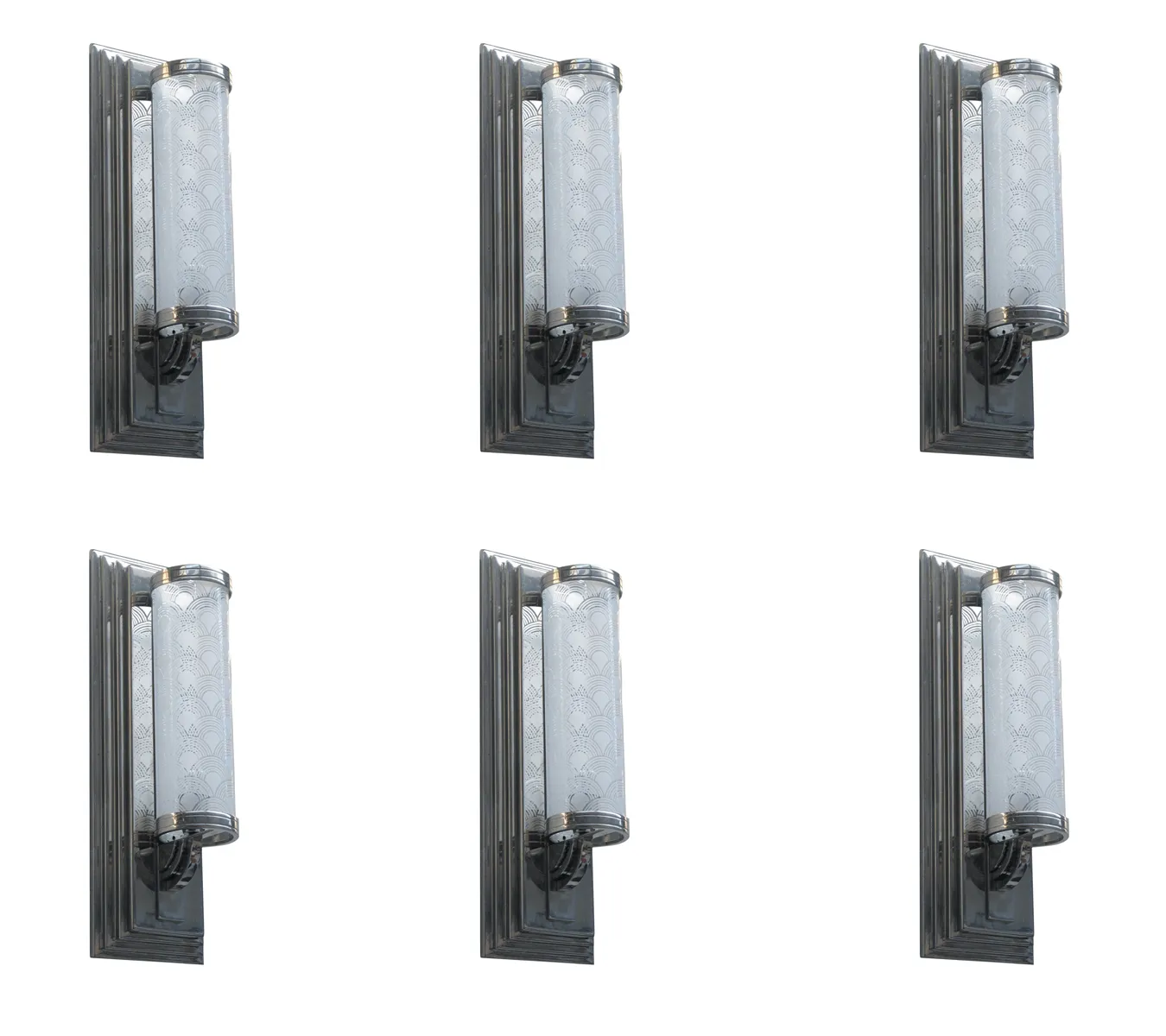 Paar antiker Wandleuchter mit dekorativem Glas, sanftes Licht