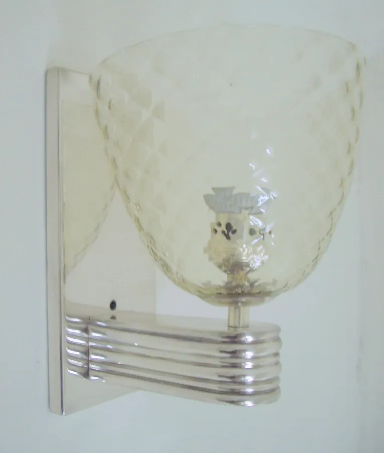 antike Wandleuchter aus Glas mit Schalenform