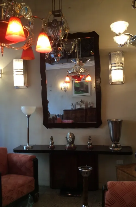 Par de apliques antiguos, estilo elegante, ambiente acogedor