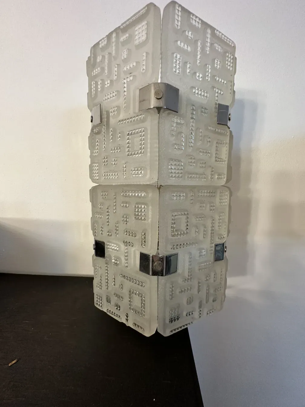 Paire d'appliques anciennes orrefors avec design unique, parfait pour la décoration.