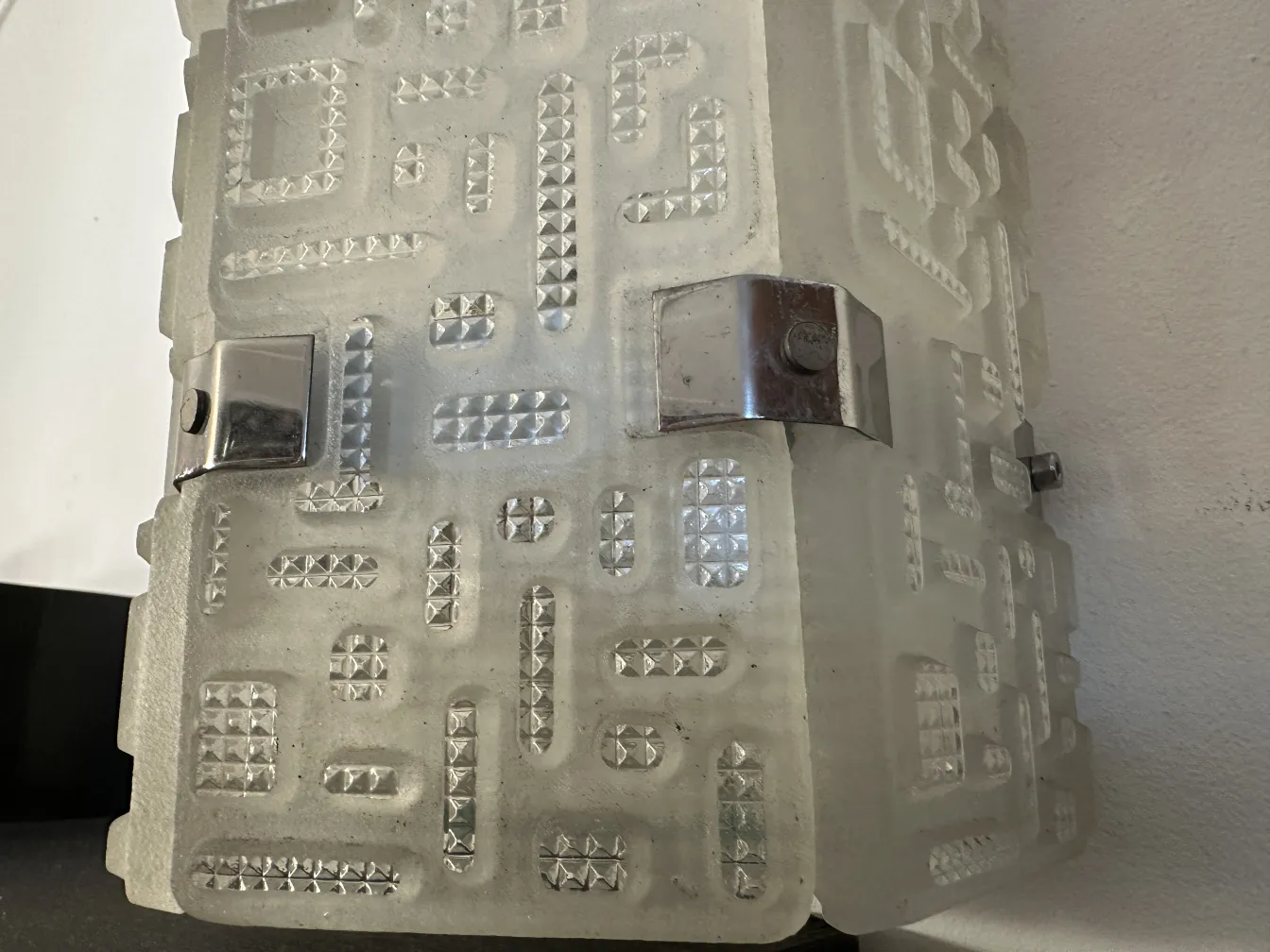 Antigas luminárias de parede orrefors com design geométrico claro