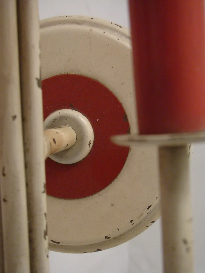 Paire d'appliques antiques de Jean Royère avec des détails rouges