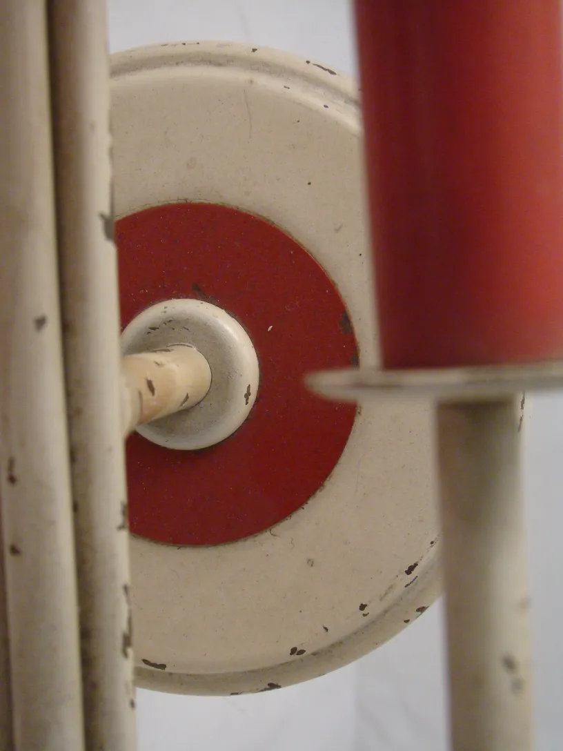 Applique antiche con un design colorato e accattivante, perfette per decorare.