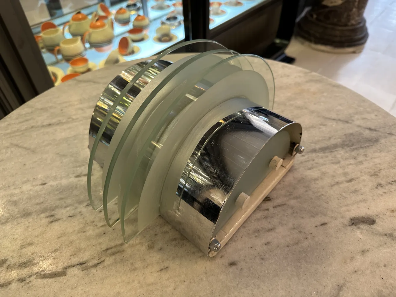 Belle applique antiche con elementi in vetro, decorative.