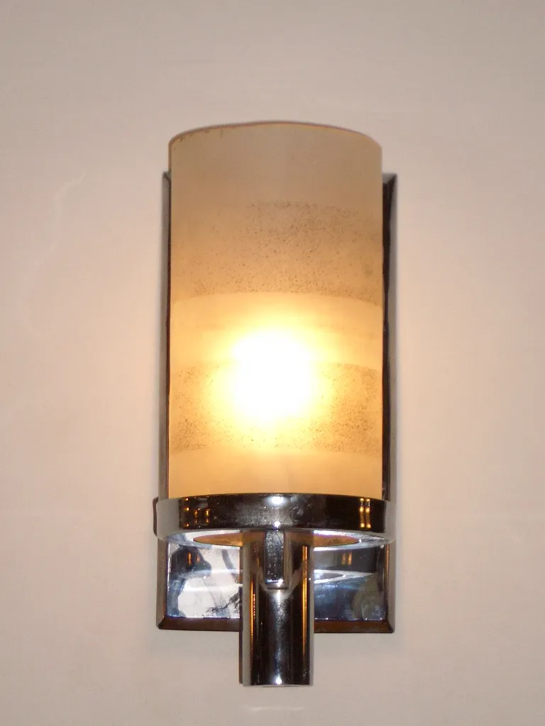 Luminárias de parede com luz suave e desenho clássico